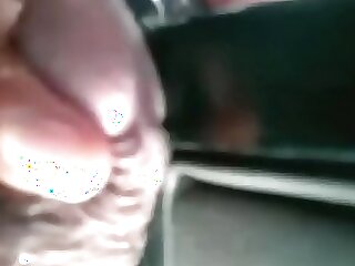 Она ласкает ему член в автобусе